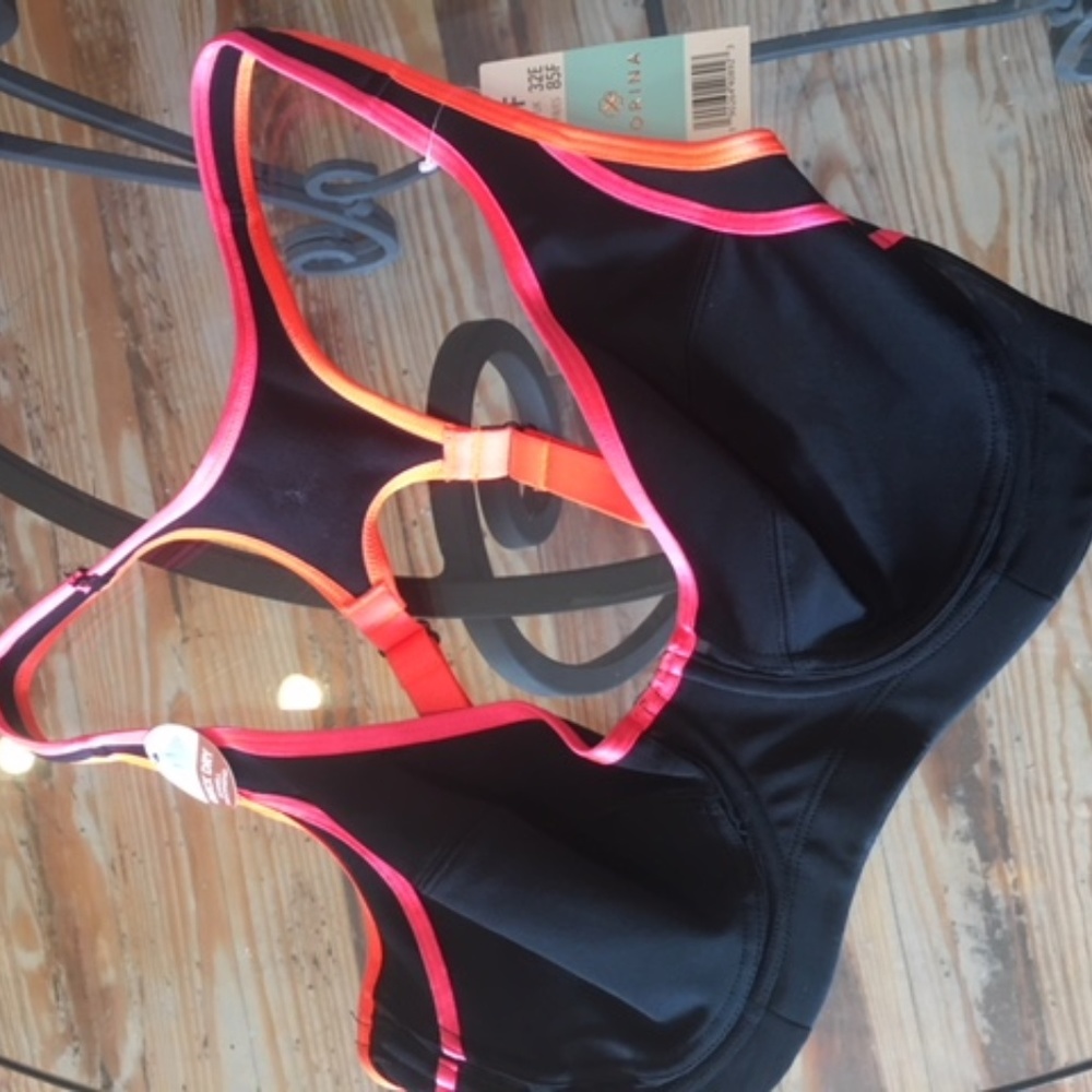 NWT DORINA SPORTBRA